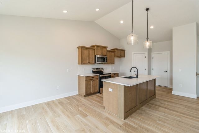 300 NW Ashley Avenue, Waukee, IA 50263