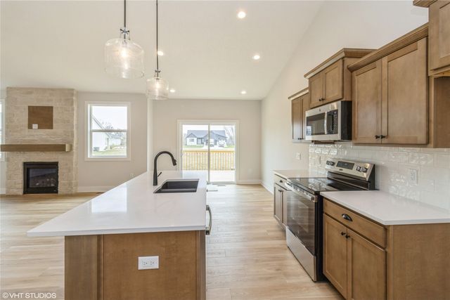 300 NW Ashley Avenue, Waukee, IA 50263