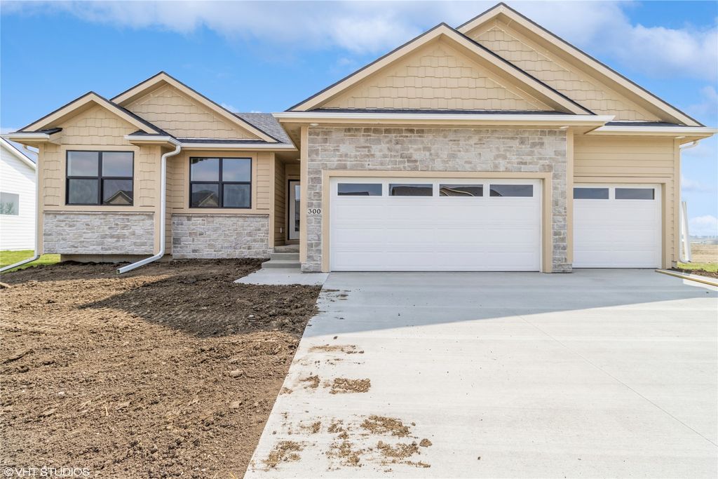 300 NW Ashley Avenue, Waukee, IA 50263