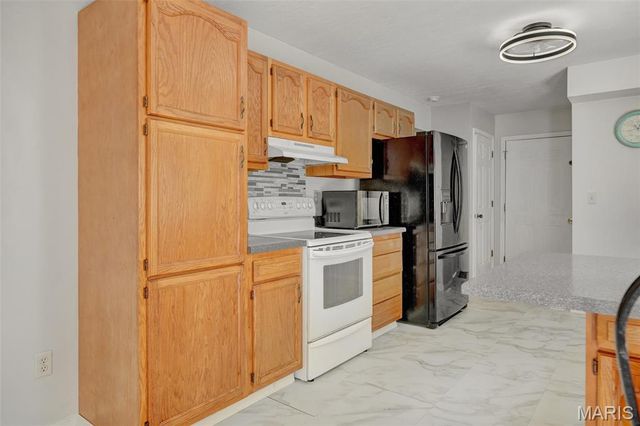 4723 Brecht Lane, Godfrey, IL 62035