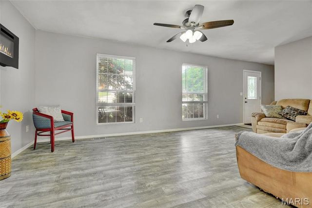 4723 Brecht Lane, Godfrey, IL 62035