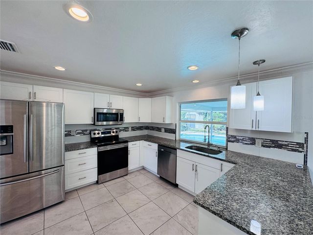 2461 WOODLAND CIRCLE, Fort Myers, FL 33907