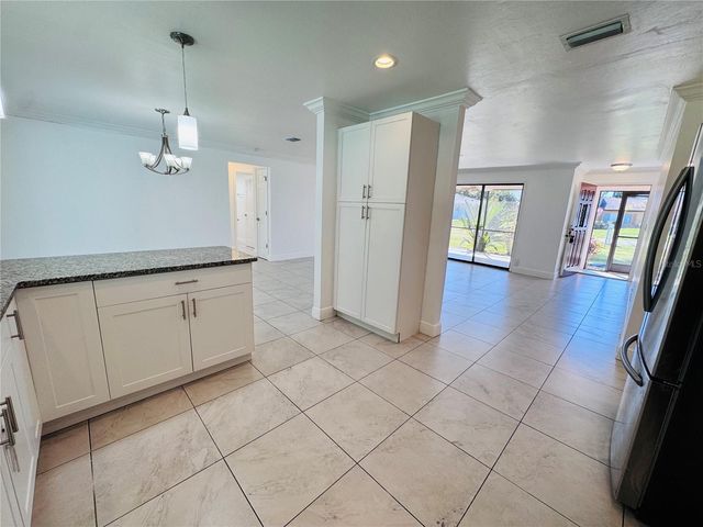 2461 WOODLAND CIRCLE, Fort Myers, FL 33907