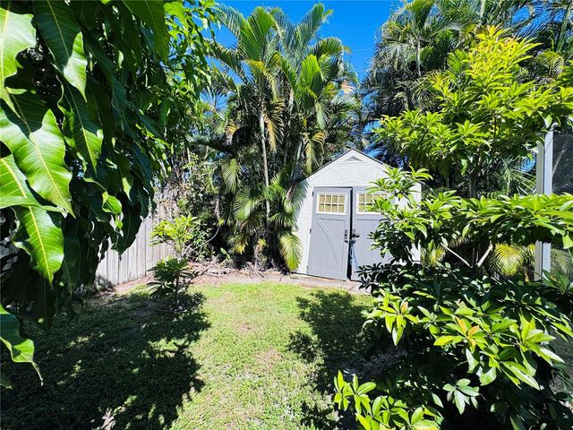 2461 WOODLAND CIRCLE, Fort Myers, FL 33907