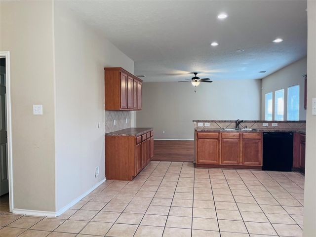 2115 Vermillion Oak Street, Fresno, TX 77545