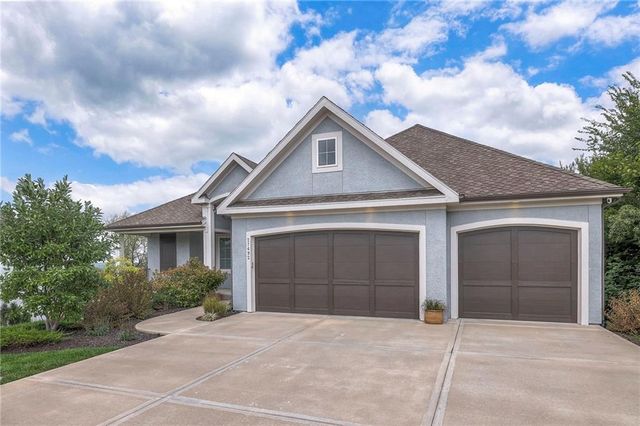 27492 W 100 Terrace, Olathe, KS 66061