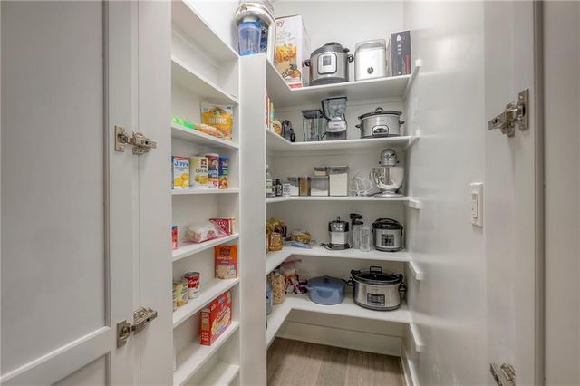 27492 W 100 Terrace, Olathe, KS 66061