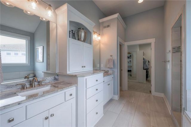 27492 W 100 Terrace, Olathe, KS 66061