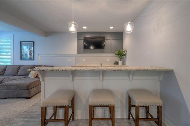 27492 W 100 Terrace, Olathe, KS 66061