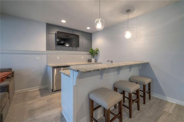 27492 W 100 Terrace, Olathe, KS 66061