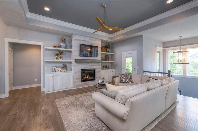 27492 W 100 Terrace, Olathe, KS 66061