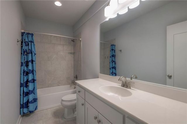 27492 W 100 Terrace, Olathe, KS 66061