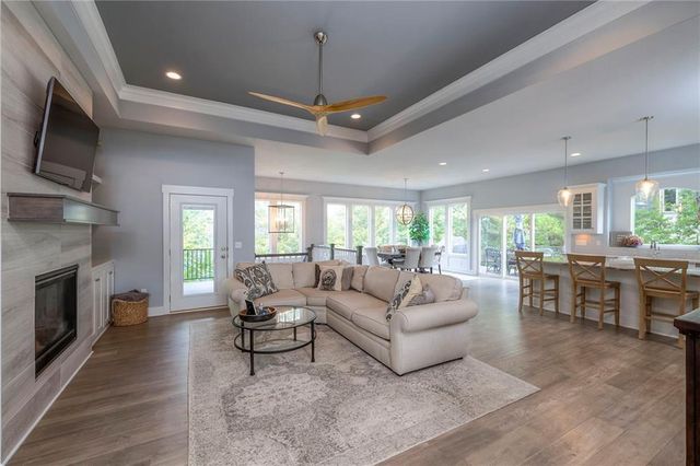 27492 W 100 Terrace, Olathe, KS 66061