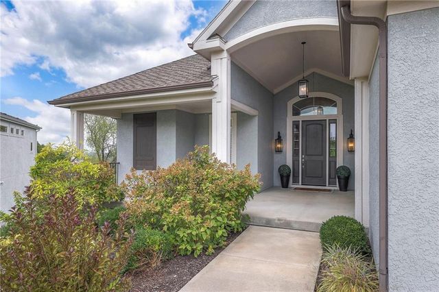 27492 W 100 Terrace, Olathe, KS 66061