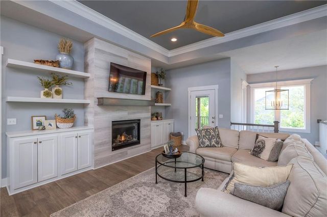 27492 W 100 Terrace, Olathe, KS 66061