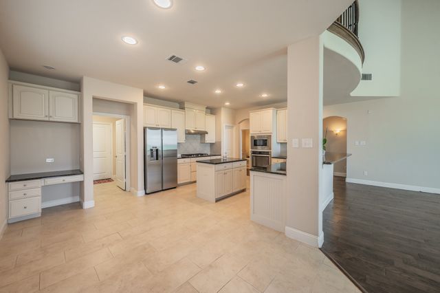 15505 Bluffdale Drive, Fort Worth, TX 76262