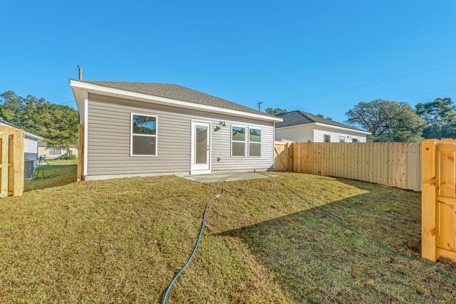 591 Brock Avenue, Crestview, FL 32539