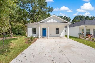 591 Brock Avenue, Crestview, FL 32539