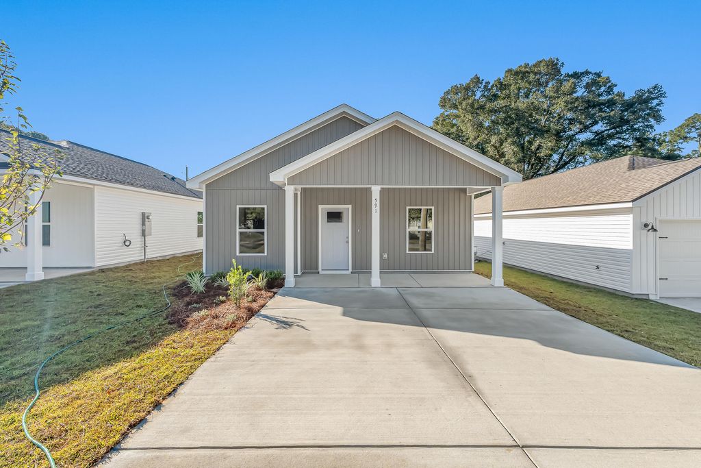 591 Brock Avenue, Crestview, FL 32539