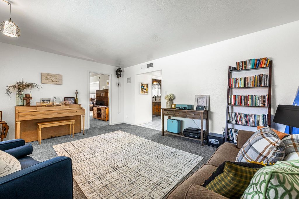 Image 10 of property listing at 1310 E Sample Avenue, Fresno, CA 93710