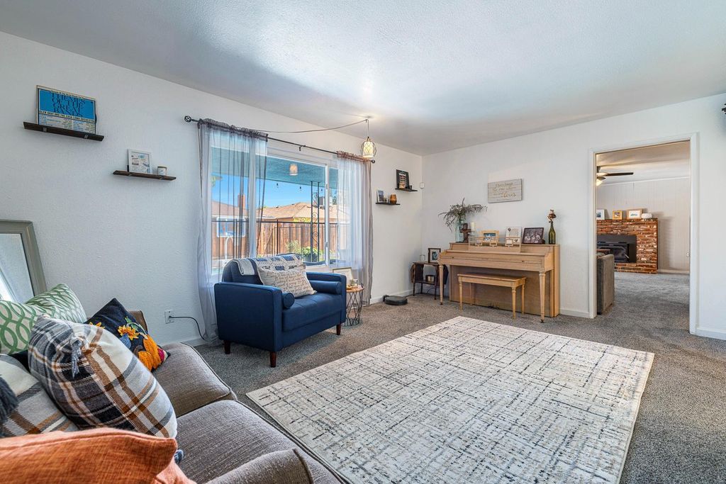 Image 11 of property listing at 1310 E Sample Avenue, Fresno, CA 93710