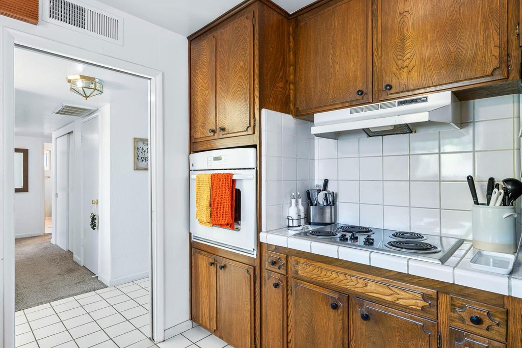 Image 19 of property listing at 1310 E Sample Avenue, Fresno, CA 93710