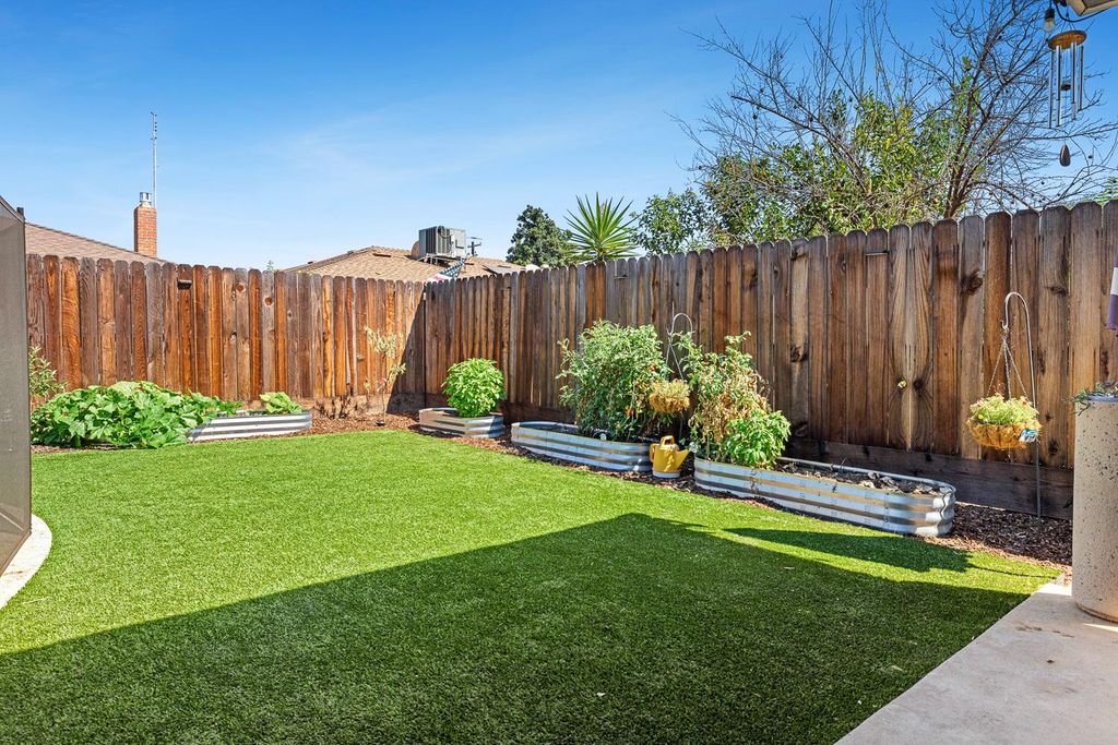 Image 34 of property listing at 1310 E Sample Avenue, Fresno, CA 93710