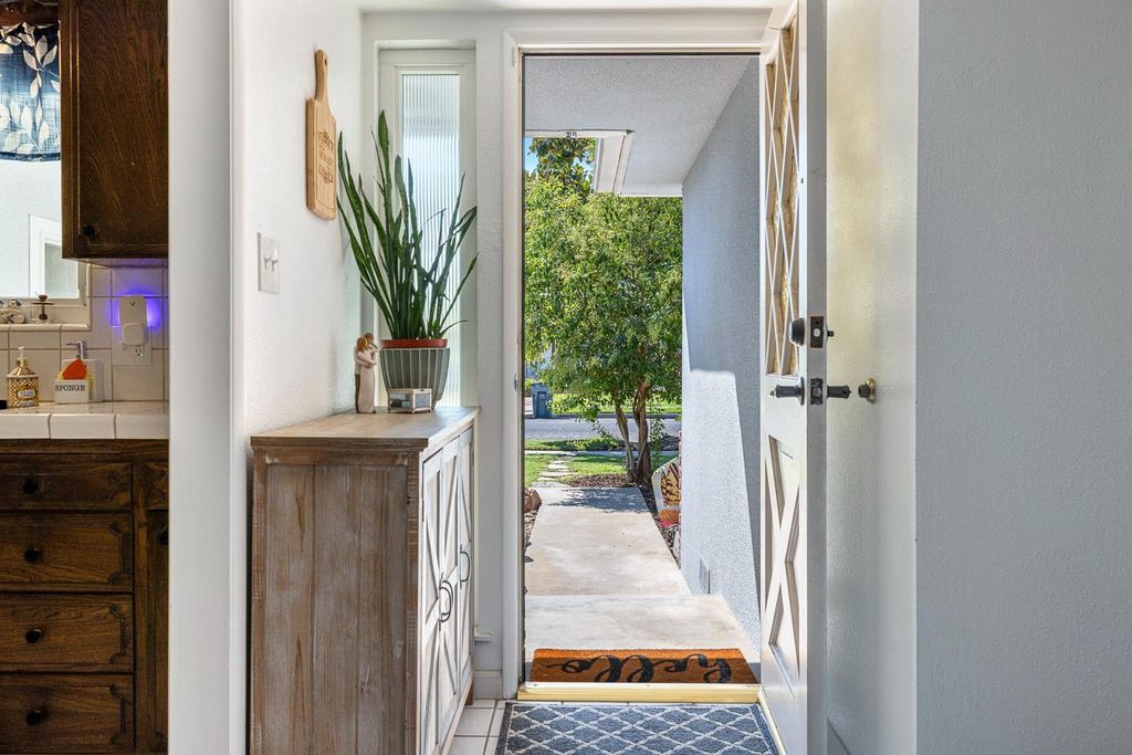 Image 7 of property listing at 1310 E Sample Avenue, Fresno, CA 93710