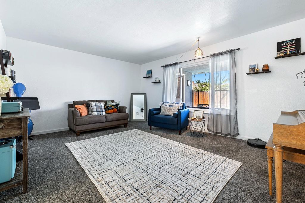 Image 8 of property listing at 1310 E Sample Avenue, Fresno, CA 93710