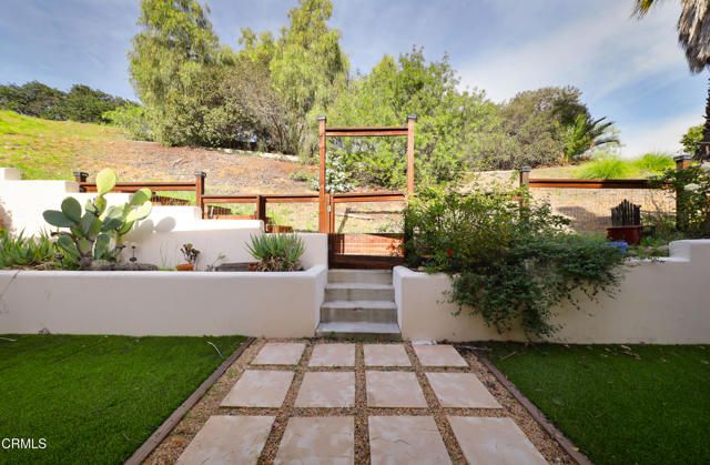 251 S Skyline Drive, Thousand Oaks, CA 91361