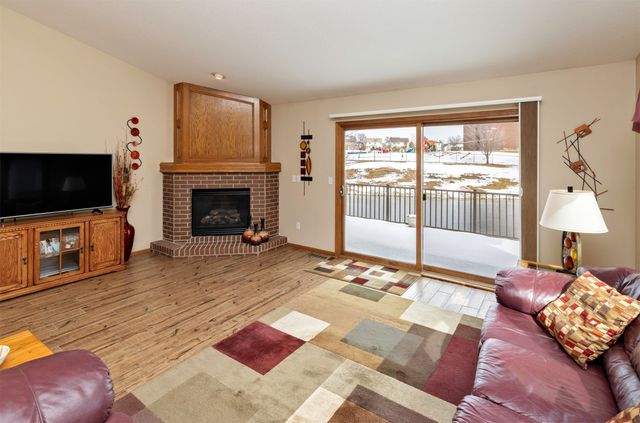 15805 Aurora Avenue, Urbandale, IA 50323