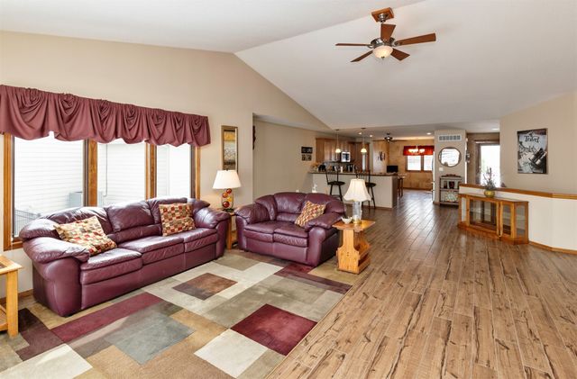 15805 Aurora Avenue, Urbandale, IA 50323