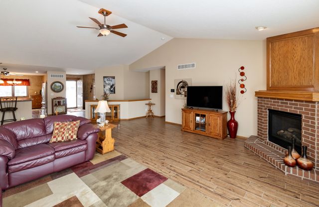 15805 Aurora Avenue, Urbandale, IA 50323