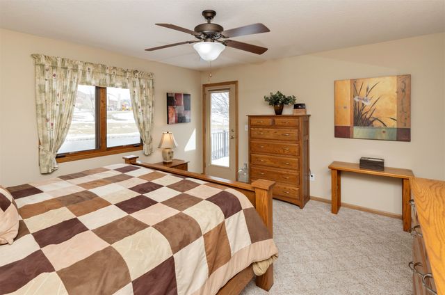 15805 Aurora Avenue, Urbandale, IA 50323