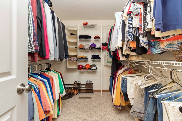 15805 Aurora Avenue, Urbandale, IA 50323