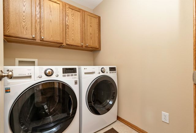 15805 Aurora Avenue, Urbandale, IA 50323