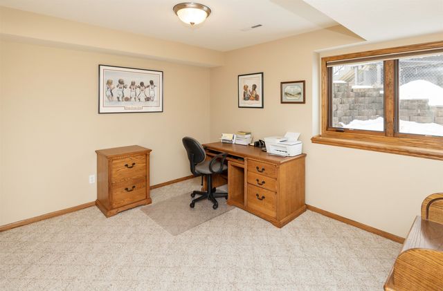 15805 Aurora Avenue, Urbandale, IA 50323