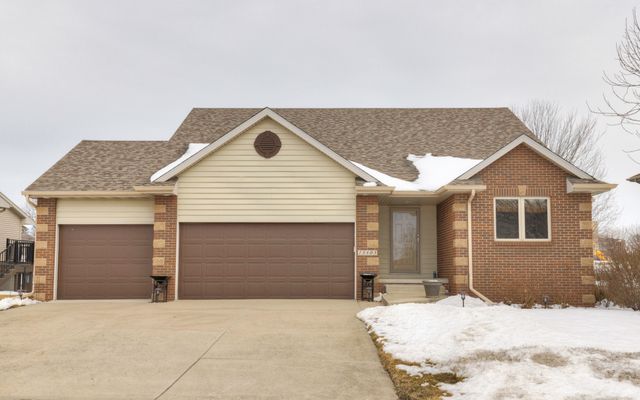 15805 Aurora Avenue, Urbandale, IA 50323