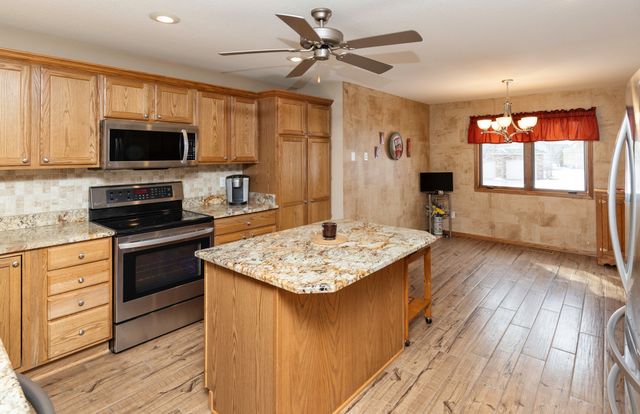 15805 Aurora Avenue, Urbandale, IA 50323