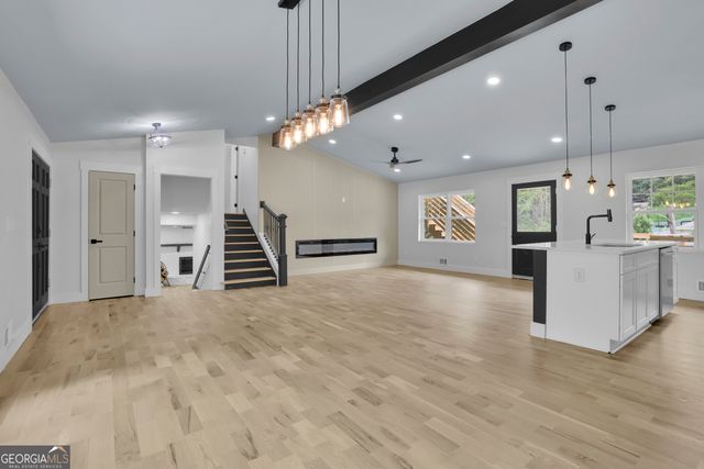 4255 Glenda Drive, College Park, GA 30337