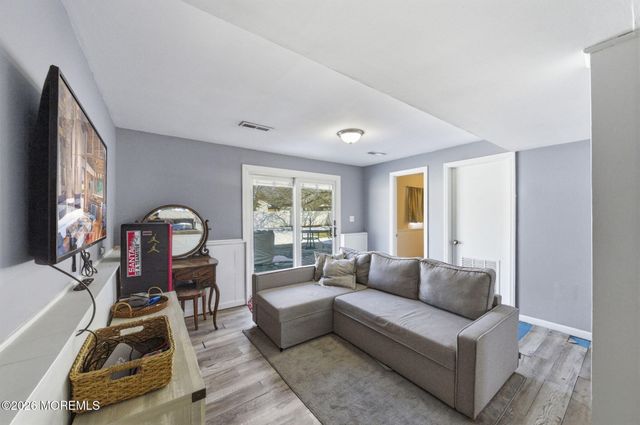 1427 Seminole Road, North Brunswick, NJ 08902