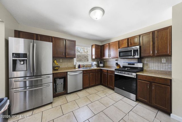 1427 Seminole Road, North Brunswick, NJ 08902