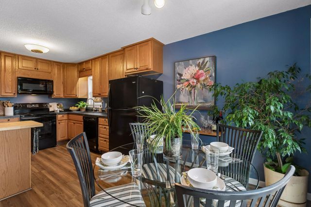 2146 202nd Avenue NW, Oak Grove, MN 55011