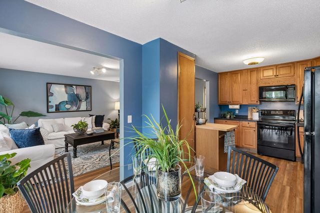 2146 202nd Avenue NW, Oak Grove, MN 55011