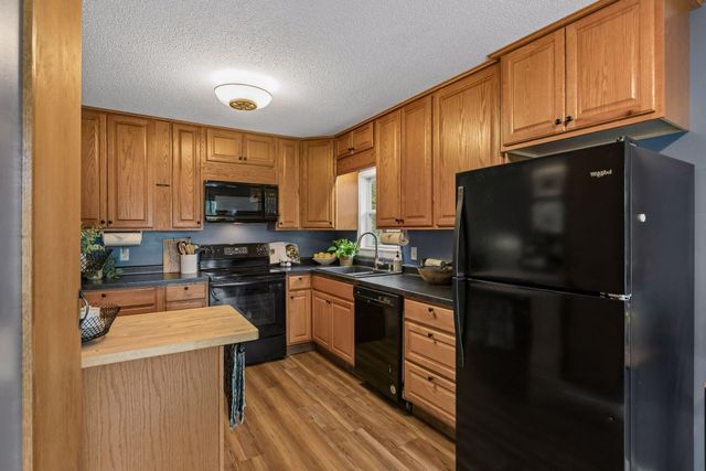 2146 202nd Avenue NW, Oak Grove, MN 55011
