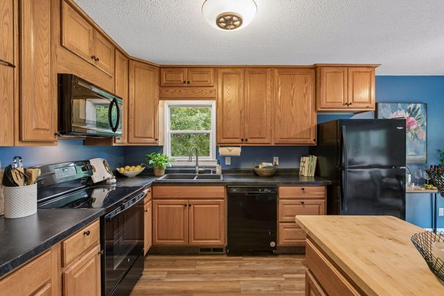 2146 202nd Avenue NW, Oak Grove, MN 55011