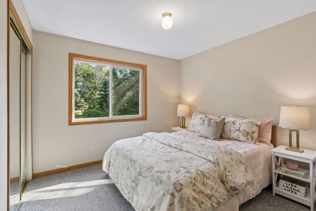 2146 202nd Avenue NW, Oak Grove, MN 55011