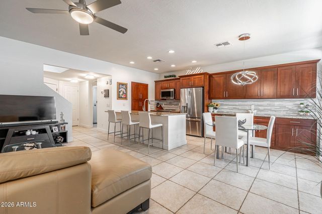 9705 E MOUNTAIN VIEW Road 1192, Scottsdale, AZ 85258