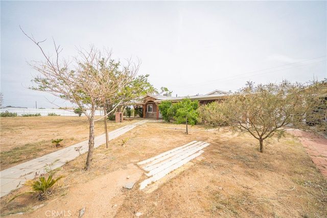 11020 Viento Pl, Apple Valley, CA 92308