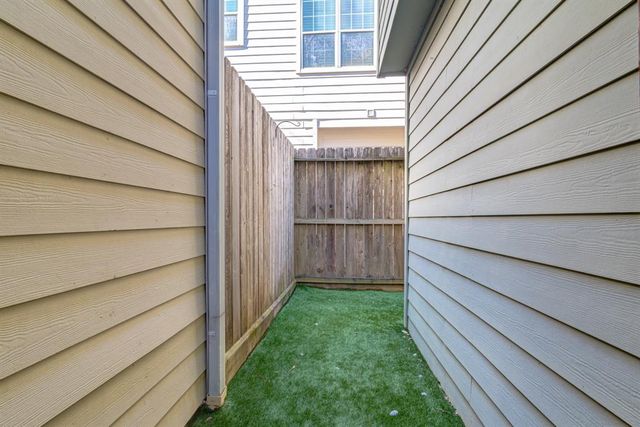 5976 Kansas Street, Houston, TX 77007
